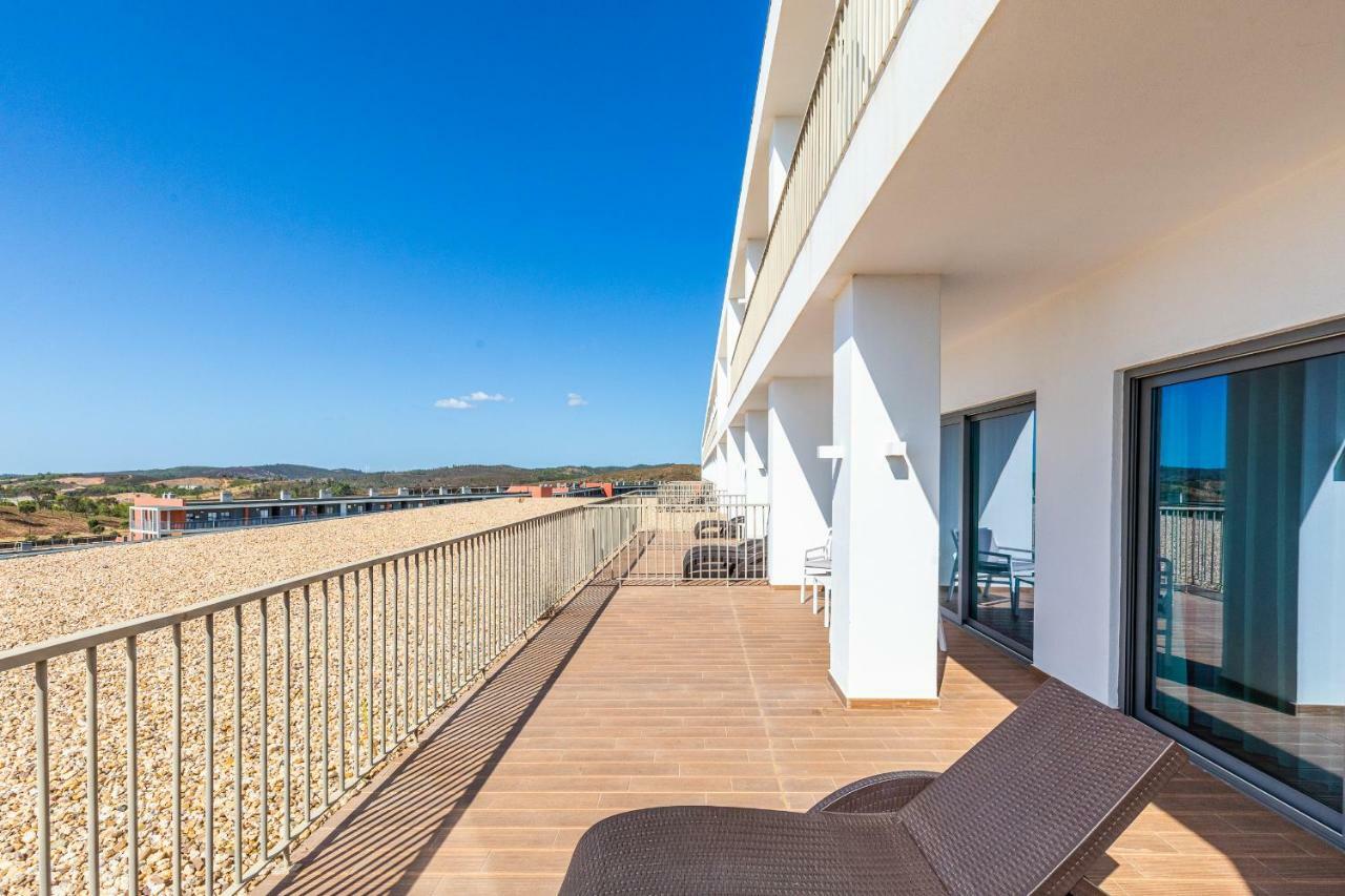 Algarve Race Resort - Hotel Montes de Cima Luaran gambar