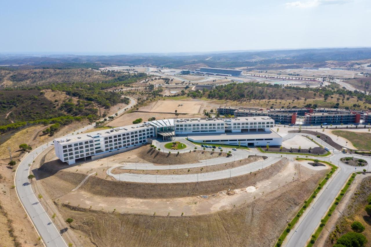 Algarve Race Resort - Hotel Montes de Cima Luaran gambar
